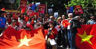 ຊາວຫວຽດນາມຢູ່ພາຍໃນ ແລະຕ່າງປະເທດຄັດຄ້ານ ການກະທຳຜິດພາດ ຂອງຈີນຢູ່ທະເລຕາເວັນອອກ